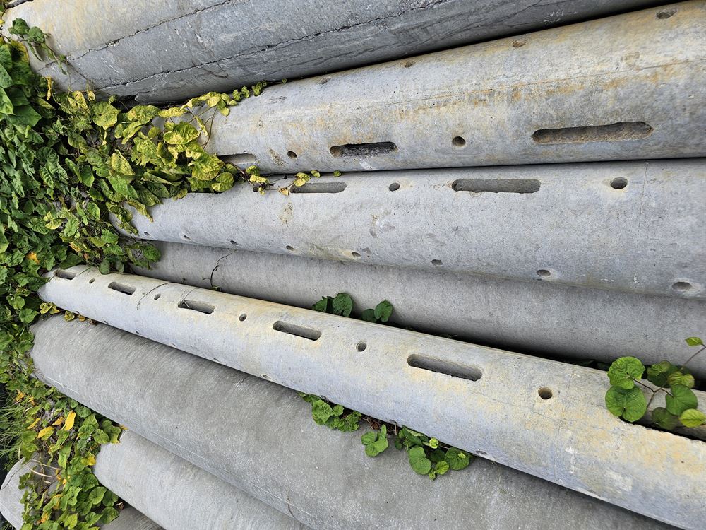 Spun Concrete Poles, Single Section 65 Ft & 50ft H6 Class - Valmont Inc