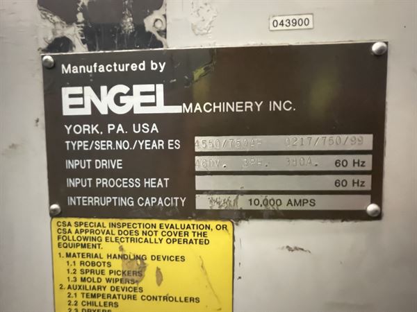 750 Ton Engel 1999 Hydraulic Injection Molding Machine Model 4550/750AH