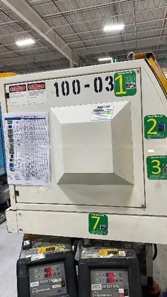 100 Ton Engel 1996 Hydraulic Injection Molding Machine Model ES330/100