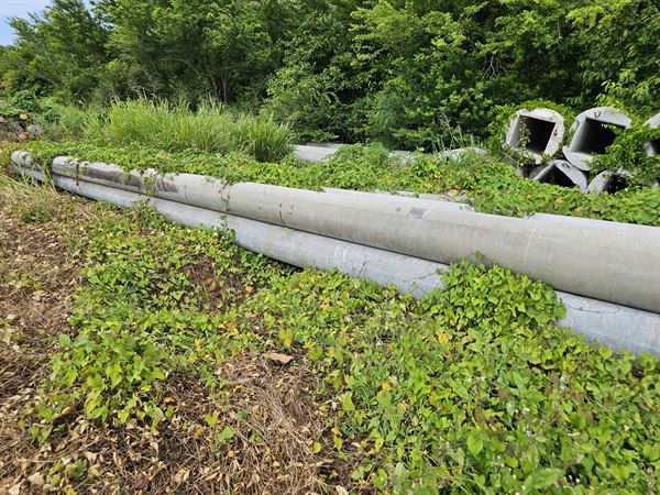 Spun Concrete Poles, Single Section 65 Ft & 50ft H6 Class - Valmont Inc