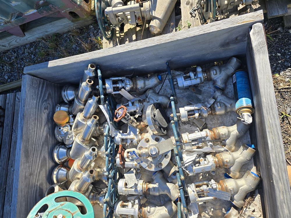 Approx 10000 lbs of CS and SS Valves